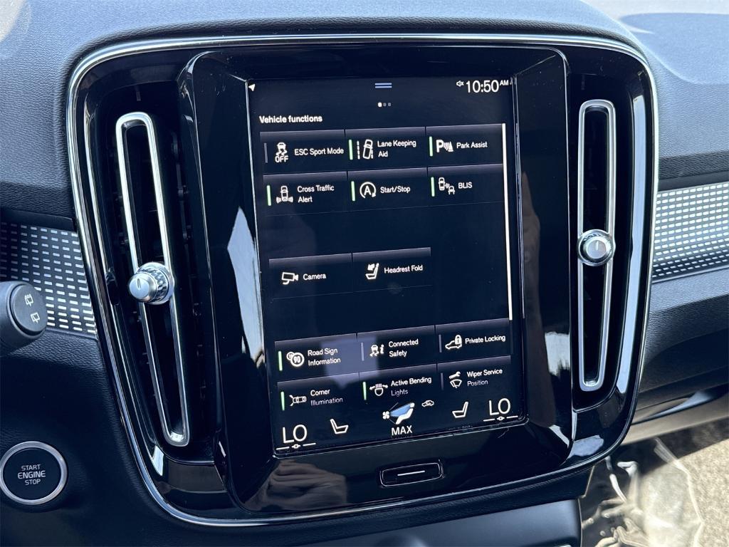 used 2021 Volvo XC40 car, priced at $27,490