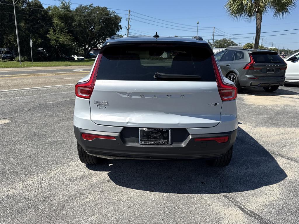 used 2021 Volvo XC40 car, priced at $27,490