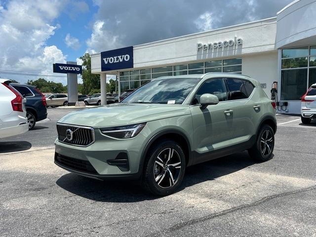 new 2025 Volvo XC40 car