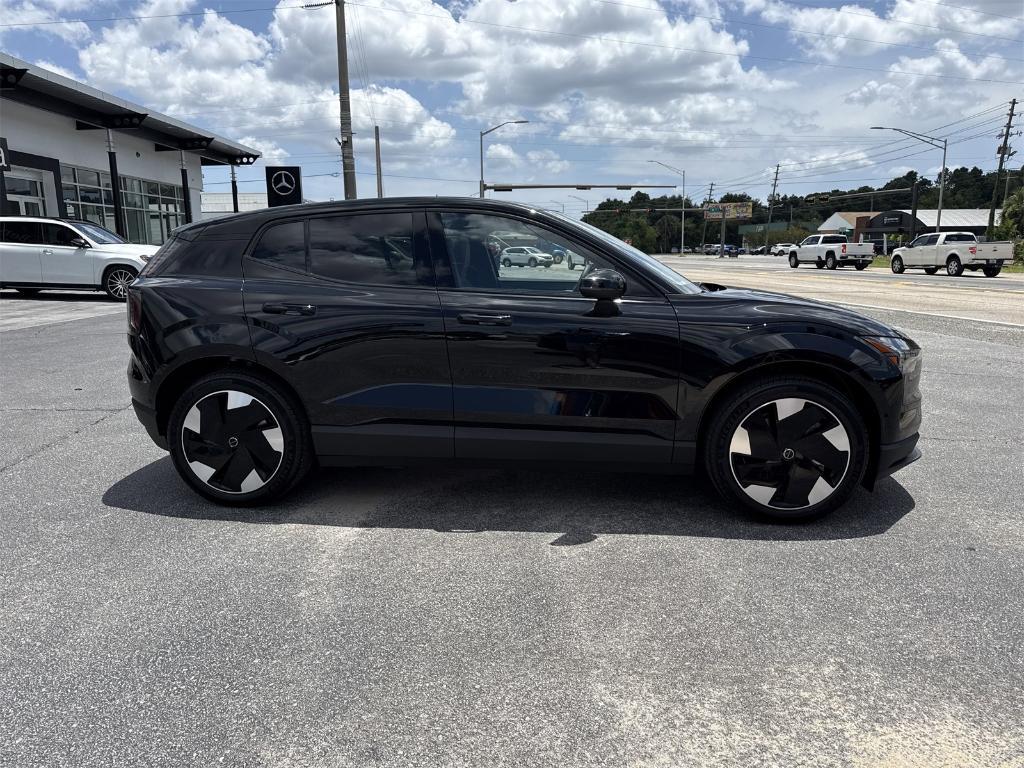 new 2025 Volvo EX30 car