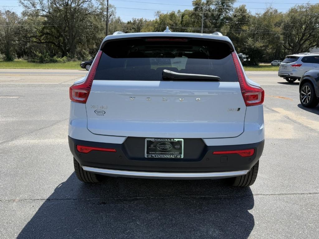 new 2025 Volvo XC40 car