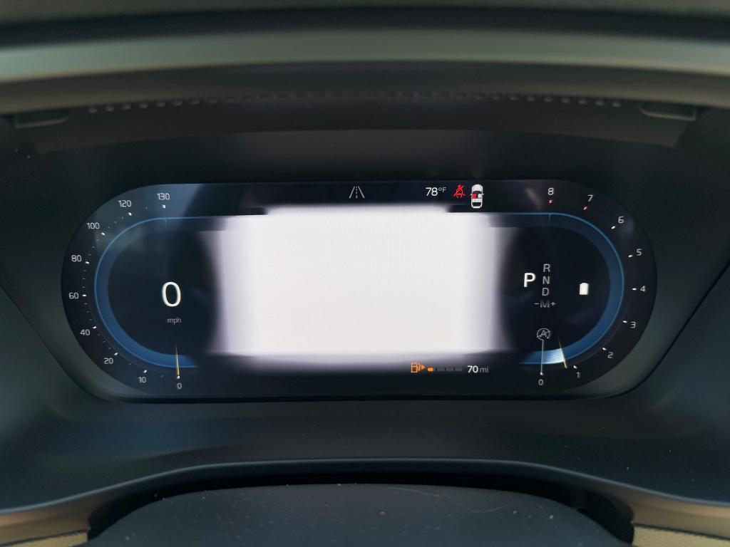 new 2025 Volvo XC40 car