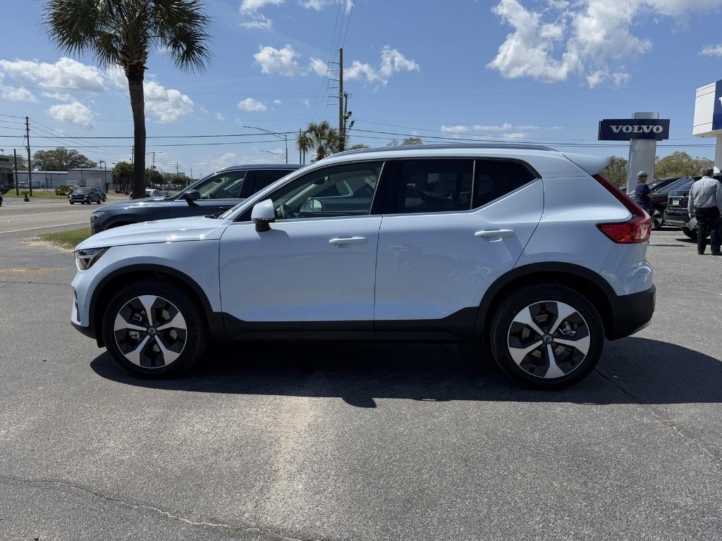 new 2025 Volvo XC40 car