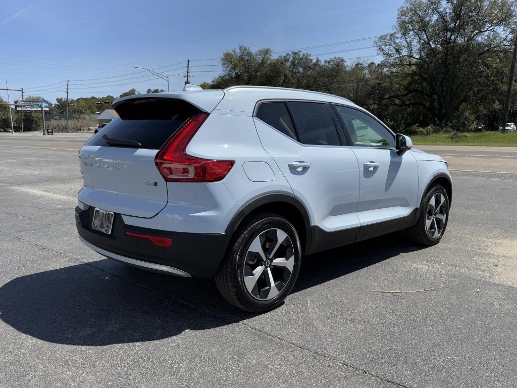 new 2025 Volvo XC40 car