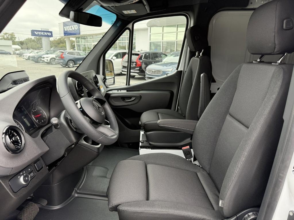 new 2025 Mercedes-Benz Sprinter 2500 car