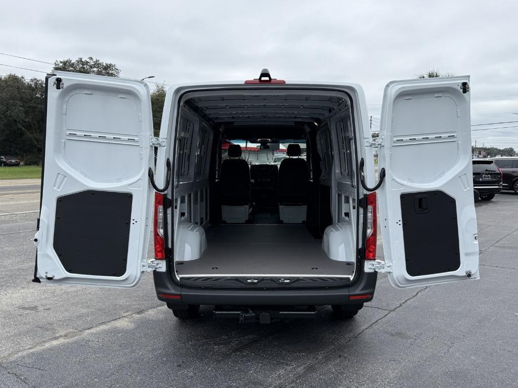 new 2025 Mercedes-Benz Sprinter 2500 car