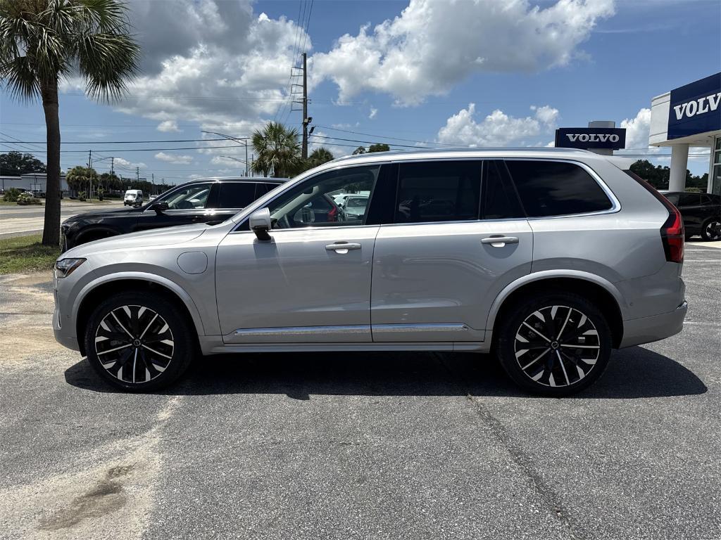 new 2025 Volvo XC90 Plug-In Hybrid car