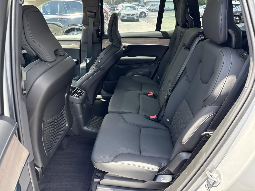 new 2025 Volvo XC90 Plug-In Hybrid car