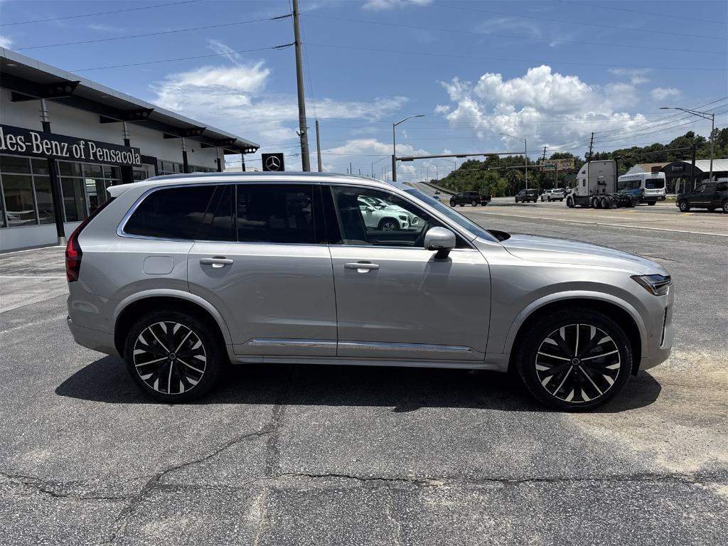 new 2025 Volvo XC90 Plug-In Hybrid car
