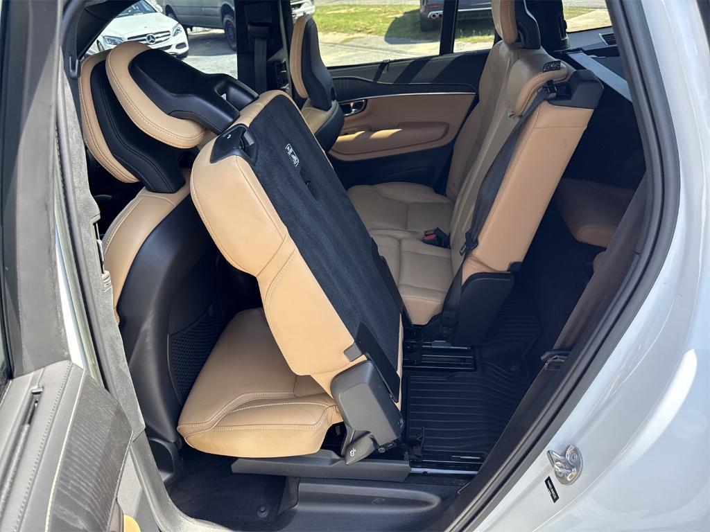 used 2022 Volvo XC90 Recharge Plug-In Hybrid car