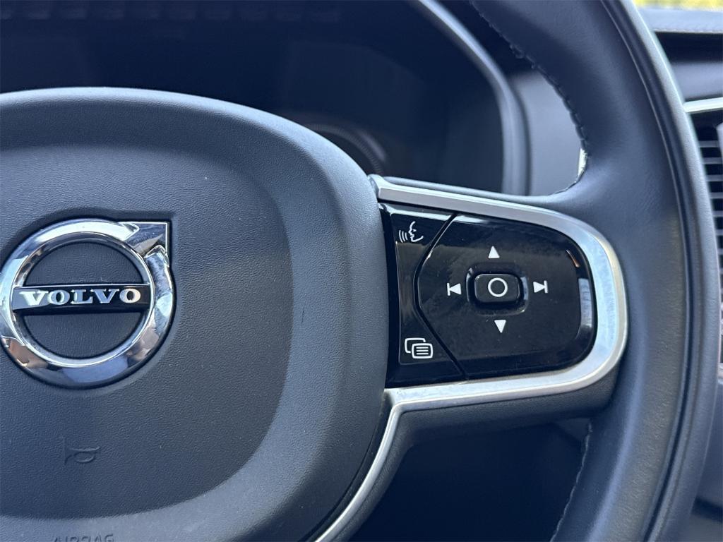 used 2022 Volvo XC90 Recharge Plug-In Hybrid car