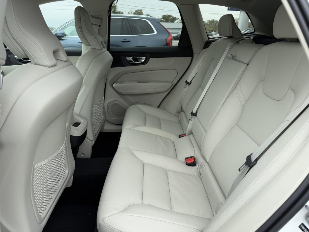 new 2025 Volvo XC60 car