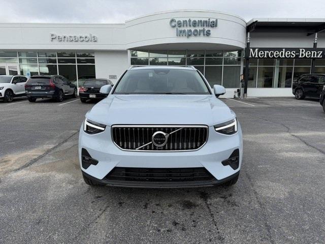 new 2025 Volvo XC40 car