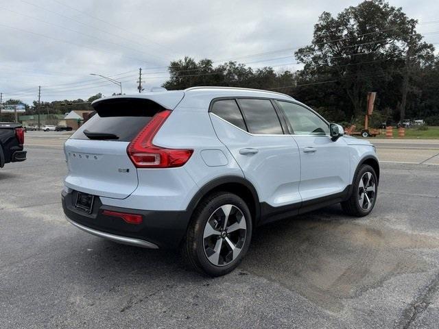 new 2025 Volvo XC40 car