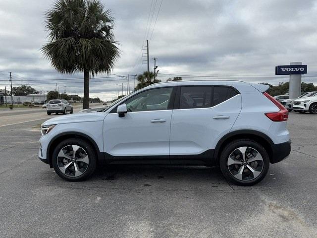 new 2025 Volvo XC40 car