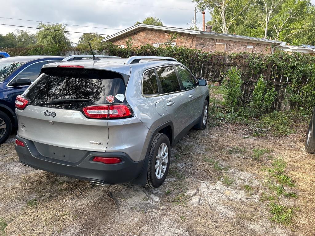 used 2015 Jeep Cherokee car, priced at $12,885