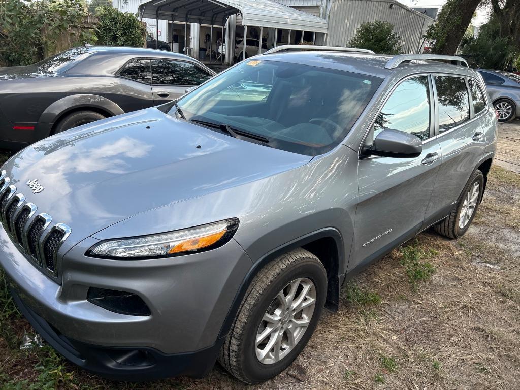 used 2015 Jeep Cherokee car, priced at $12,885