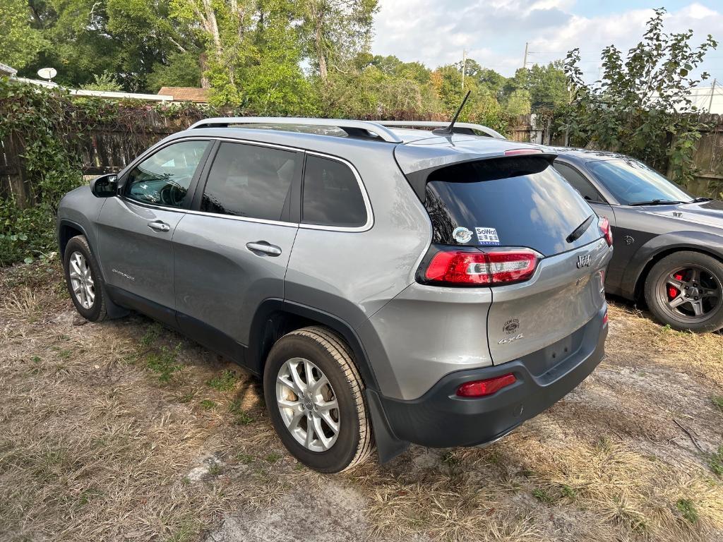 used 2015 Jeep Cherokee car, priced at $12,885