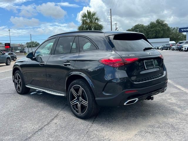 new 2024 Mercedes-Benz GLC 300 car