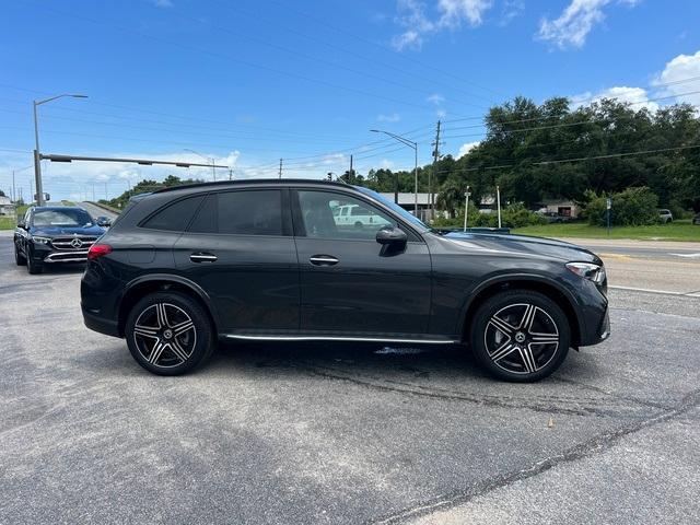 new 2024 Mercedes-Benz GLC 300 car