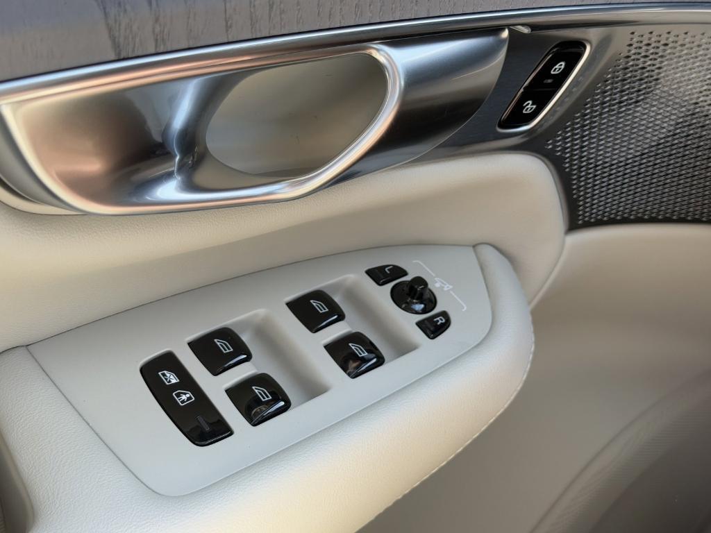 new 2025 Volvo XC90 car
