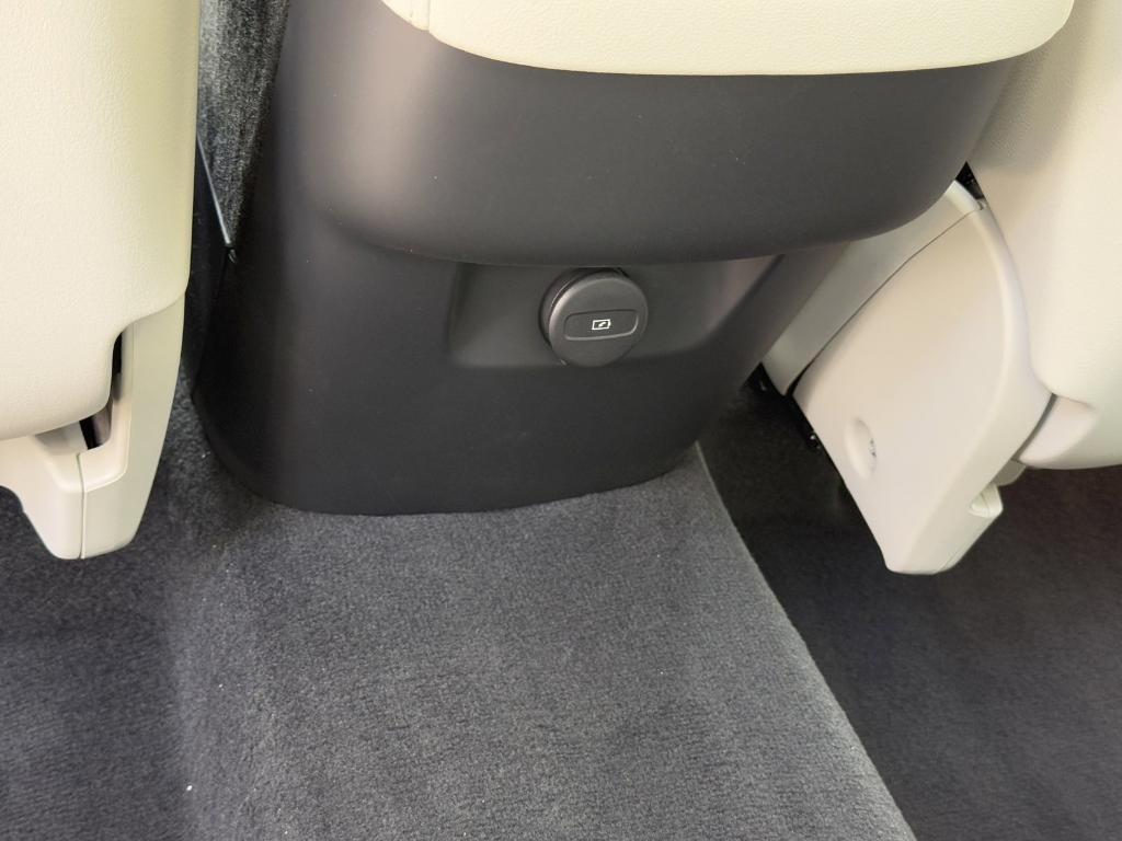 new 2025 Volvo XC90 car