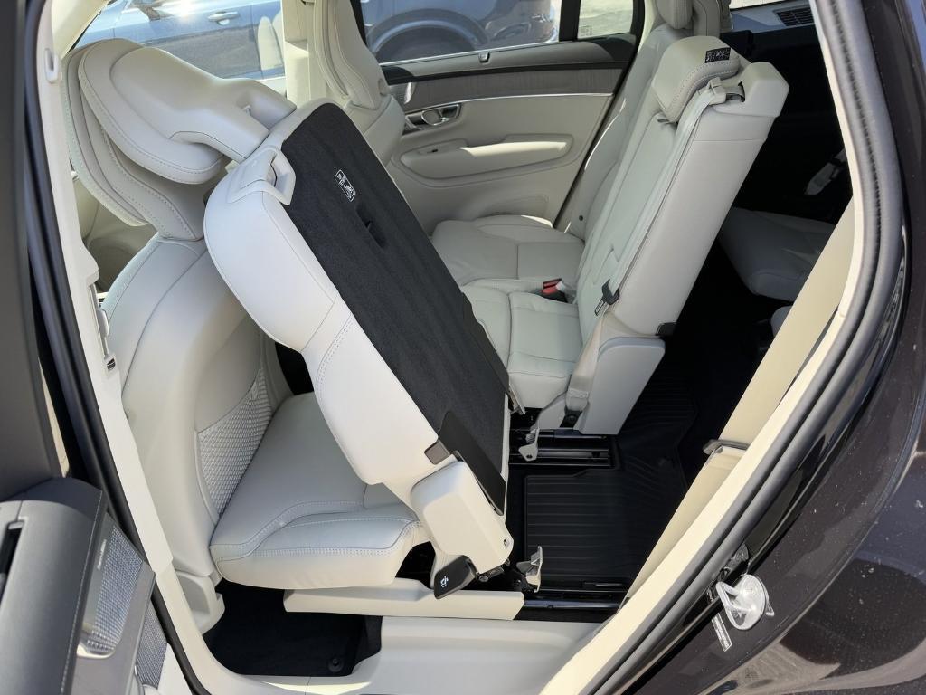 new 2025 Volvo XC90 car