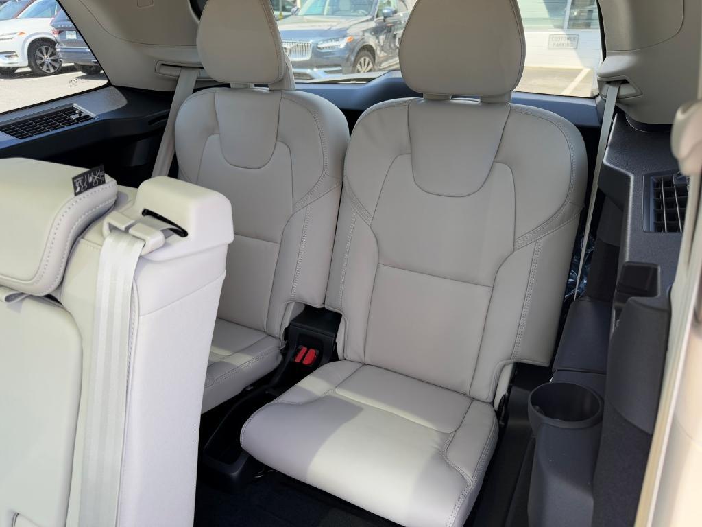 new 2025 Volvo XC90 car