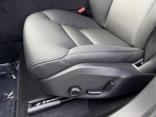 new 2025 Volvo XC60 Plug-In Hybrid car