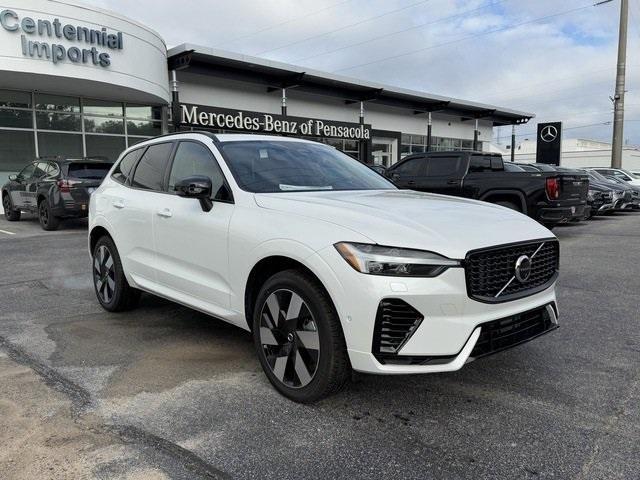 new 2025 Volvo XC60 Plug-In Hybrid car