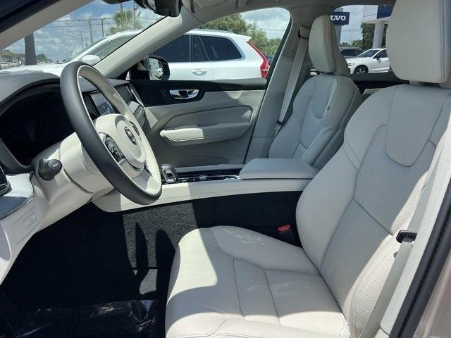 new 2025 Volvo XC60 Plug-In Hybrid car
