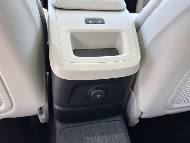 new 2025 Volvo XC60 Plug-In Hybrid car