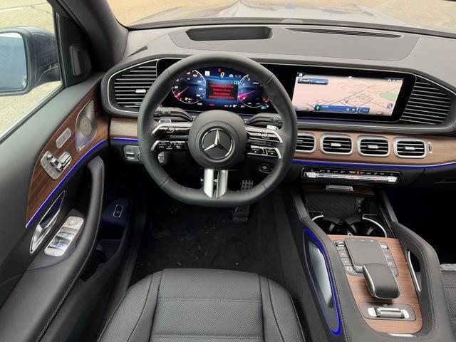 new 2025 Mercedes-Benz GLS 450 car