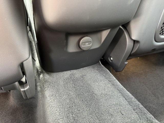 new 2025 Volvo XC60 car