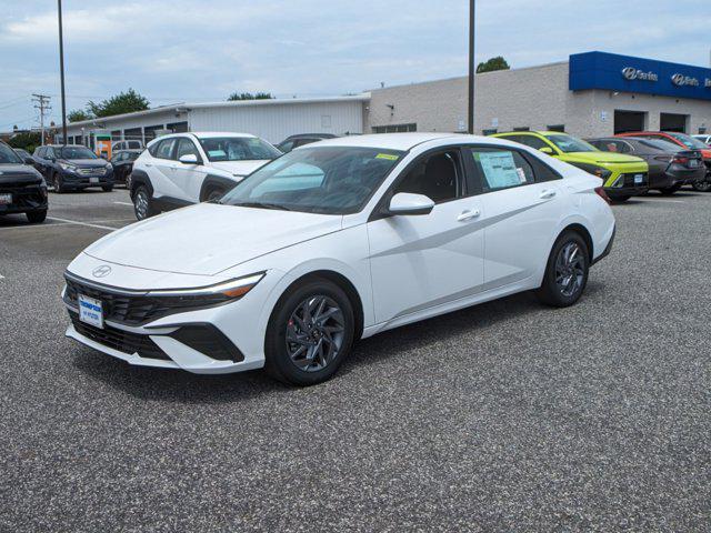 new 2024 Hyundai Elantra car, priced at $25,136