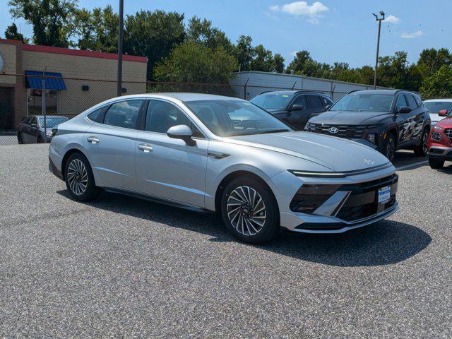 new 2024 Hyundai Sonata Hybrid car, priced at $32,300