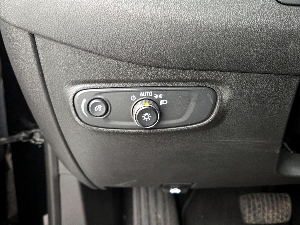 used 2022 Chevrolet Equinox car, priced at $22,998