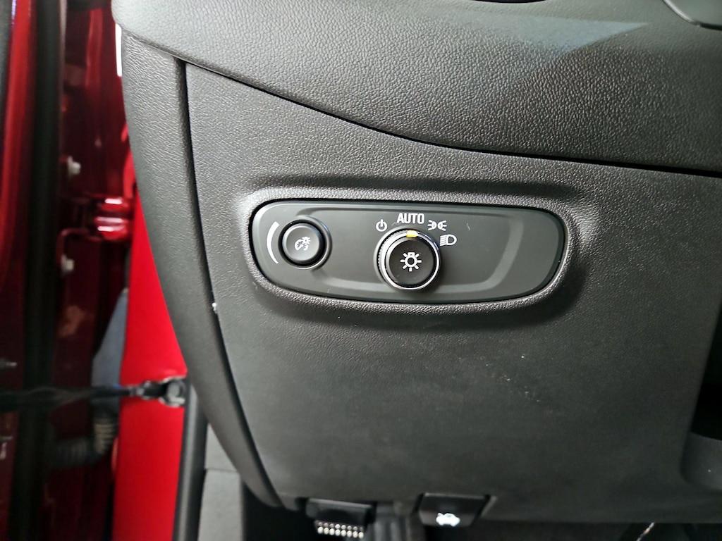 used 2024 Chevrolet Equinox car, priced at $29,998