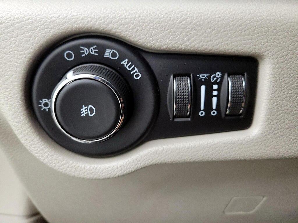 used 2021 Chrysler Pacifica car, priced at $25,998