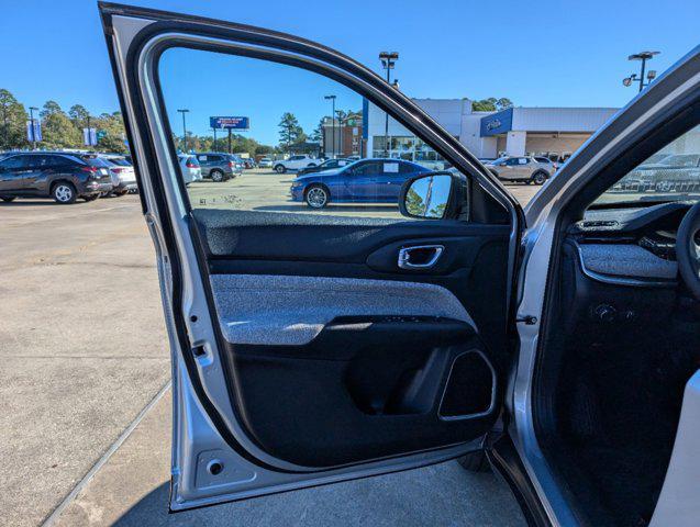 new 2025 Jeep Compass car, priced at $32,090