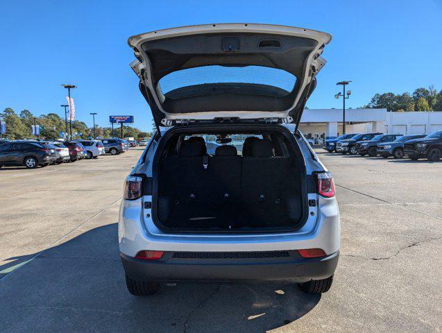 new 2025 Jeep Compass car, priced at $32,090