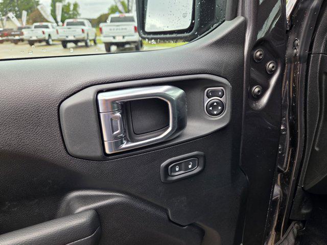 new 2025 Jeep Gladiator car, priced at $46,610