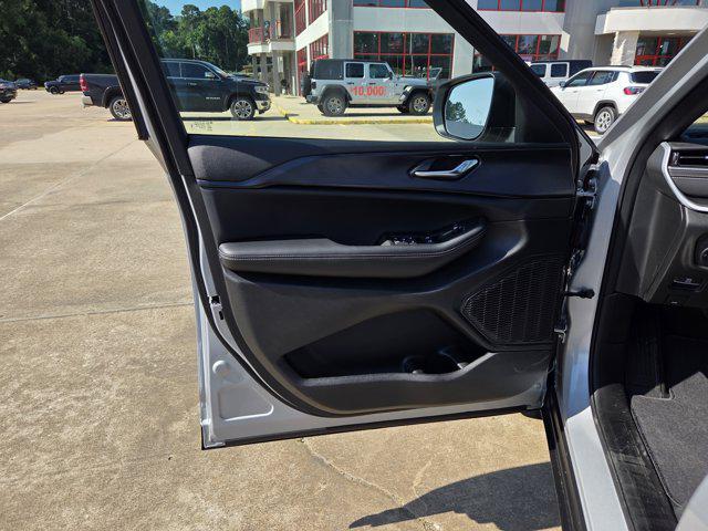 new 2025 Jeep Grand Cherokee car, priced at $44,800