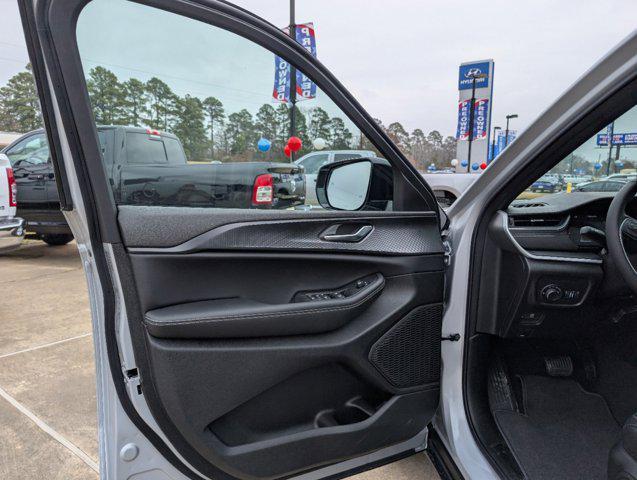 new 2025 Jeep Grand Cherokee car, priced at $48,530