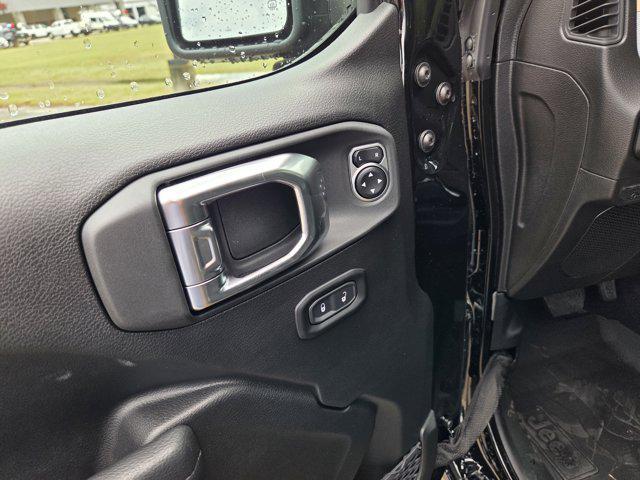 new 2025 Jeep Gladiator car, priced at $46,610