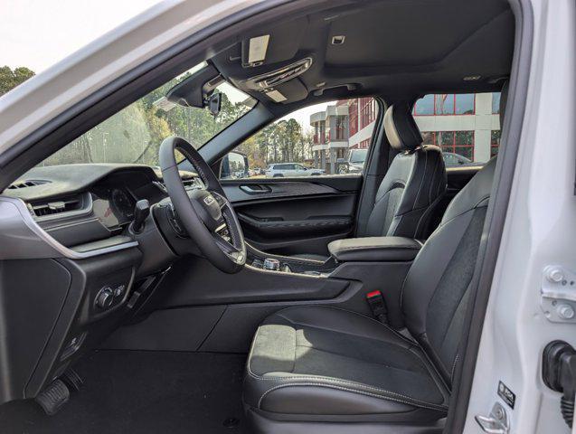 new 2025 Jeep Grand Cherokee car, priced at $47,935