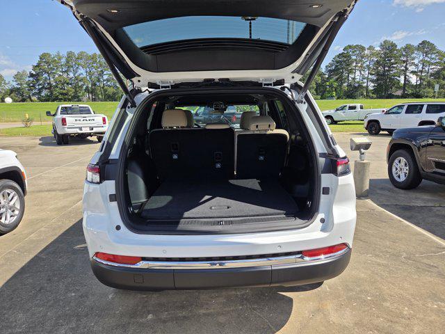 new 2025 Jeep Grand Cherokee car, priced at $45,900
