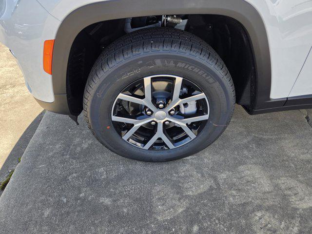 new 2025 Jeep Grand Cherokee car, priced at $45,900