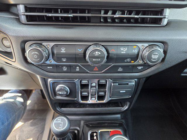 new 2025 Jeep Gladiator car, priced at $40,700