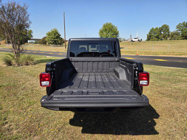 new 2025 Jeep Gladiator car, priced at $40,700